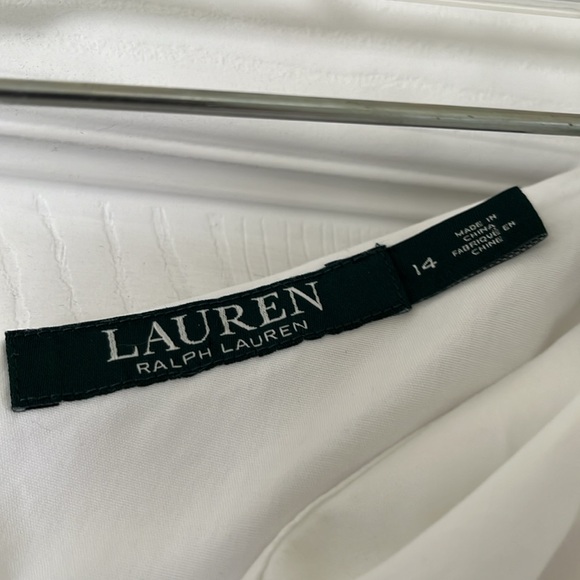 Ralph Lauren white pant set for a white party or a date night - Picture 4 of 5